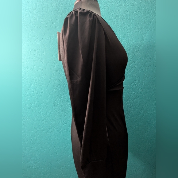 Elegant Black Long-Sleeve Wrap Maxi Dress - Picture 3 of 11